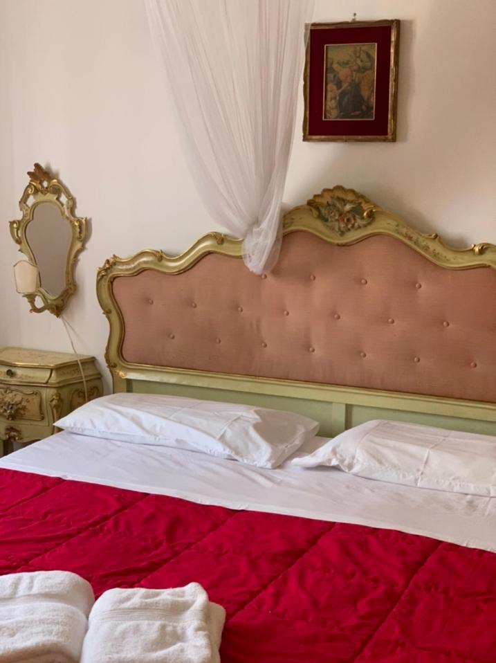 Royal Guest House Velence Szoba fotó